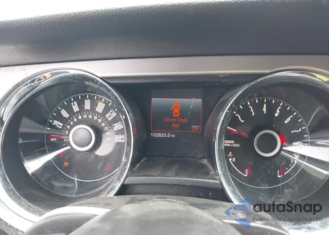 2014 Ford Mustang V6 Premium z USA, uszkodzony, nr VIN 1ZVBP8AM3E5244110